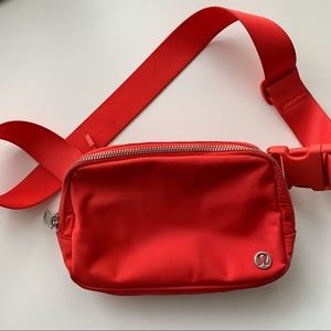 Lululemon Everywhere Belt Bag